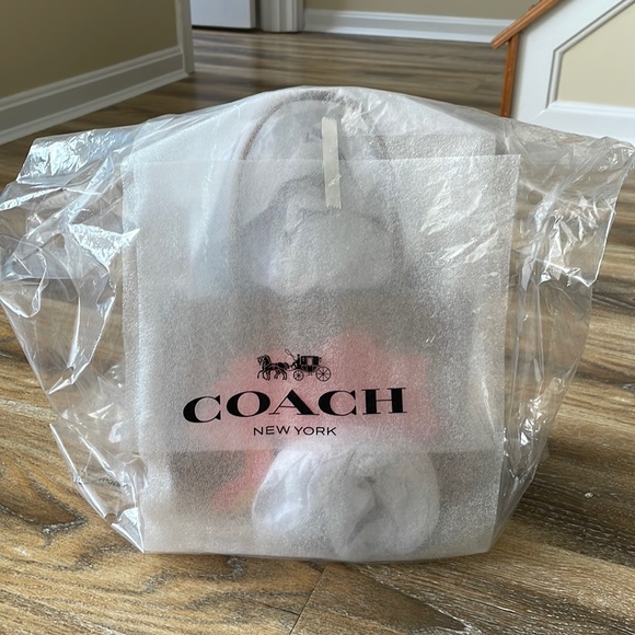 Coach X Tom Wesselmann Cashin Carry Tote 22 NWT - Picture 2 of 16